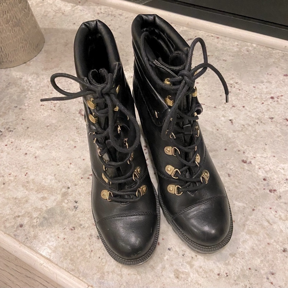 Guess Black Boots NWOT